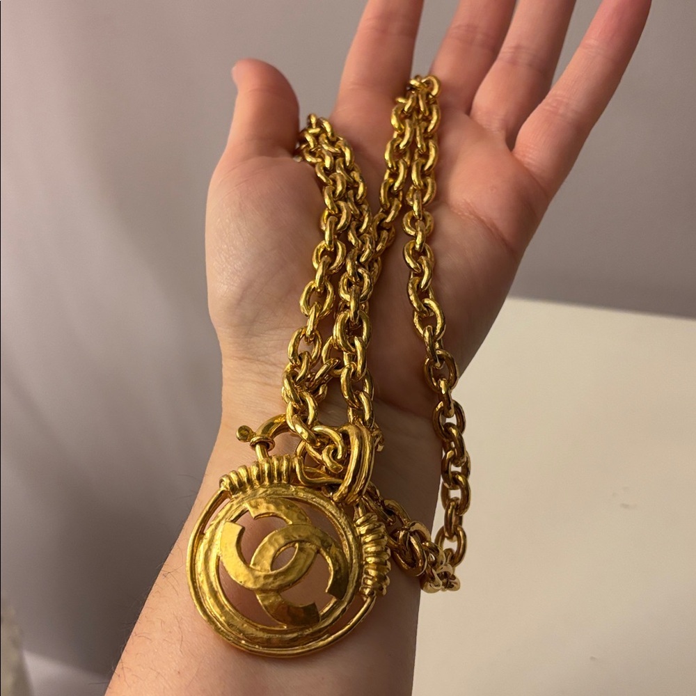 24K Gold plated CHANEL Pendant Necklace - Picture 6 of 9
